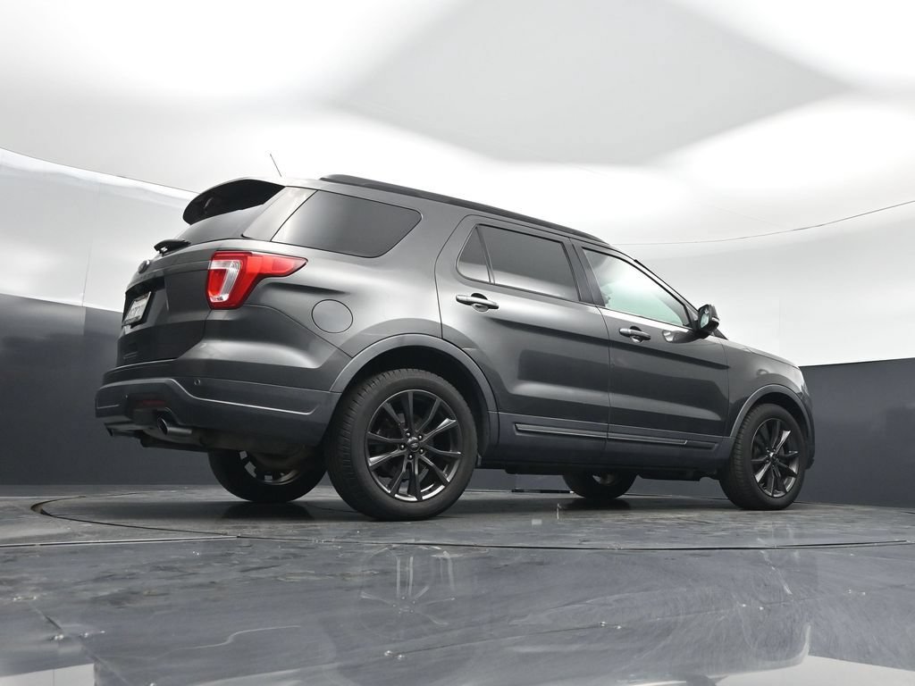 Used 2018 Ford Explorer XLT w/ Equipment Group 202A FWD image 47