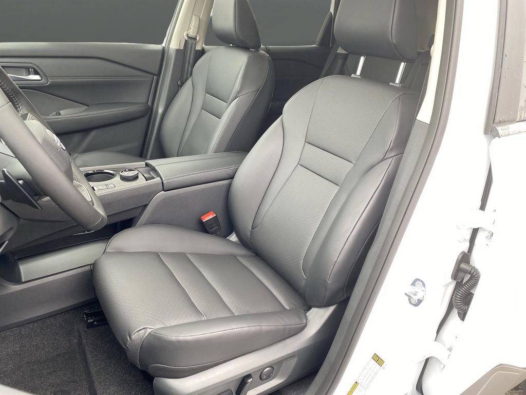 New 2026 Nissan Rogue SV w/ SV Premium Package image 4