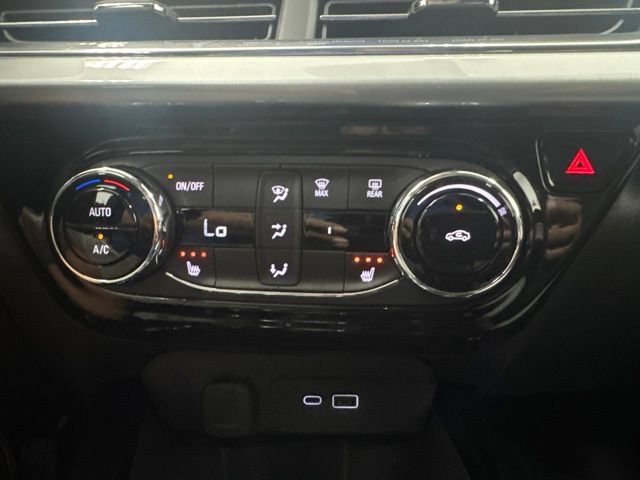 New 2026 Chevrolet Trax LT w/ Midnight Edition FWD image 17
