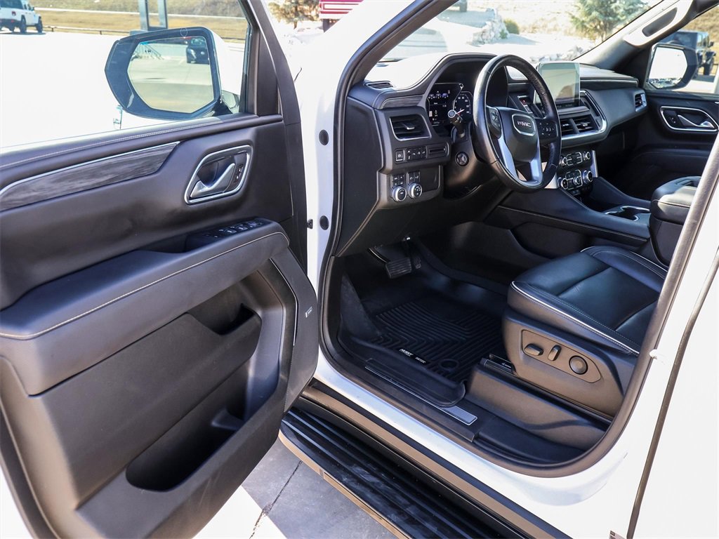 Used 2021 GMC Yukon XL SLT w/ SLT Premium Package image 31