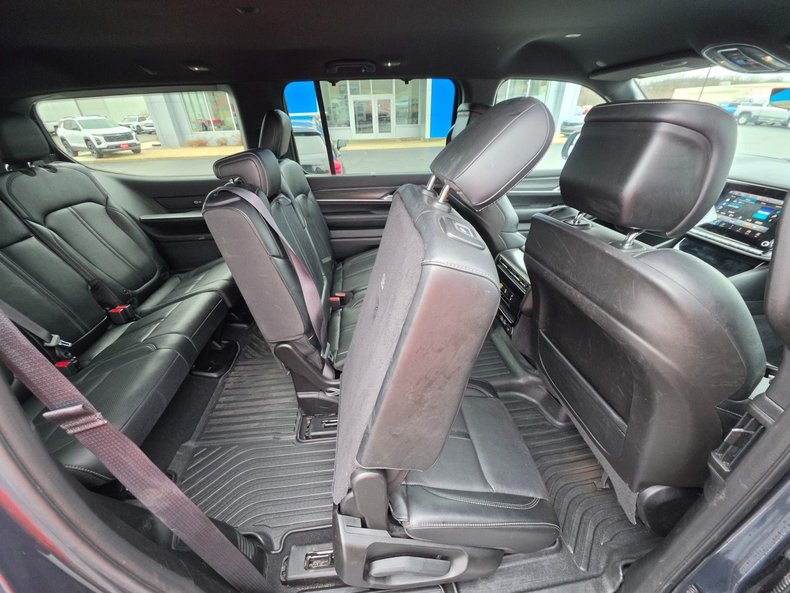 Used 2023 Jeep Wagoneer Series III w/ Convenience Group I AWD/4WD image 18