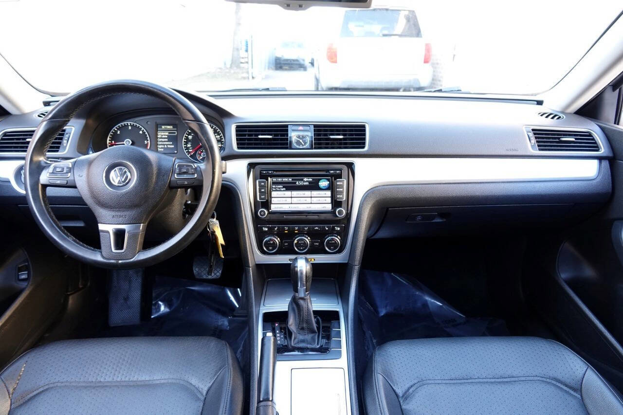 Used 2012 Volkswagen Passat TDI SE FWD image 6