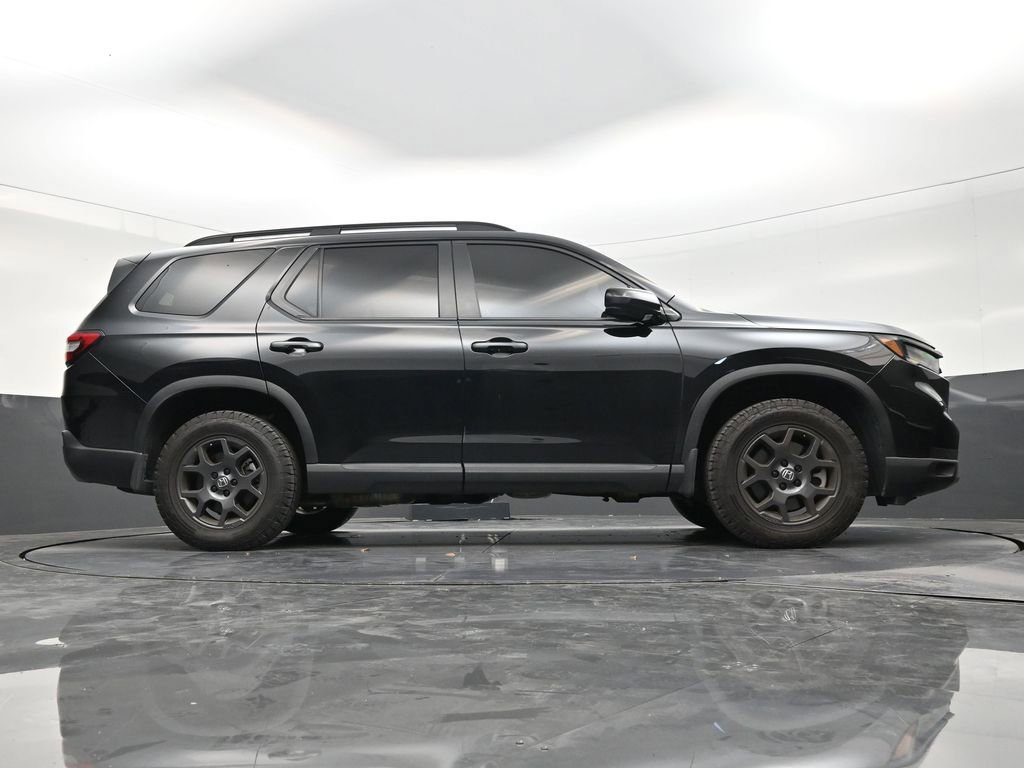 Used 2025 Honda Pilot TrailSport image 25
