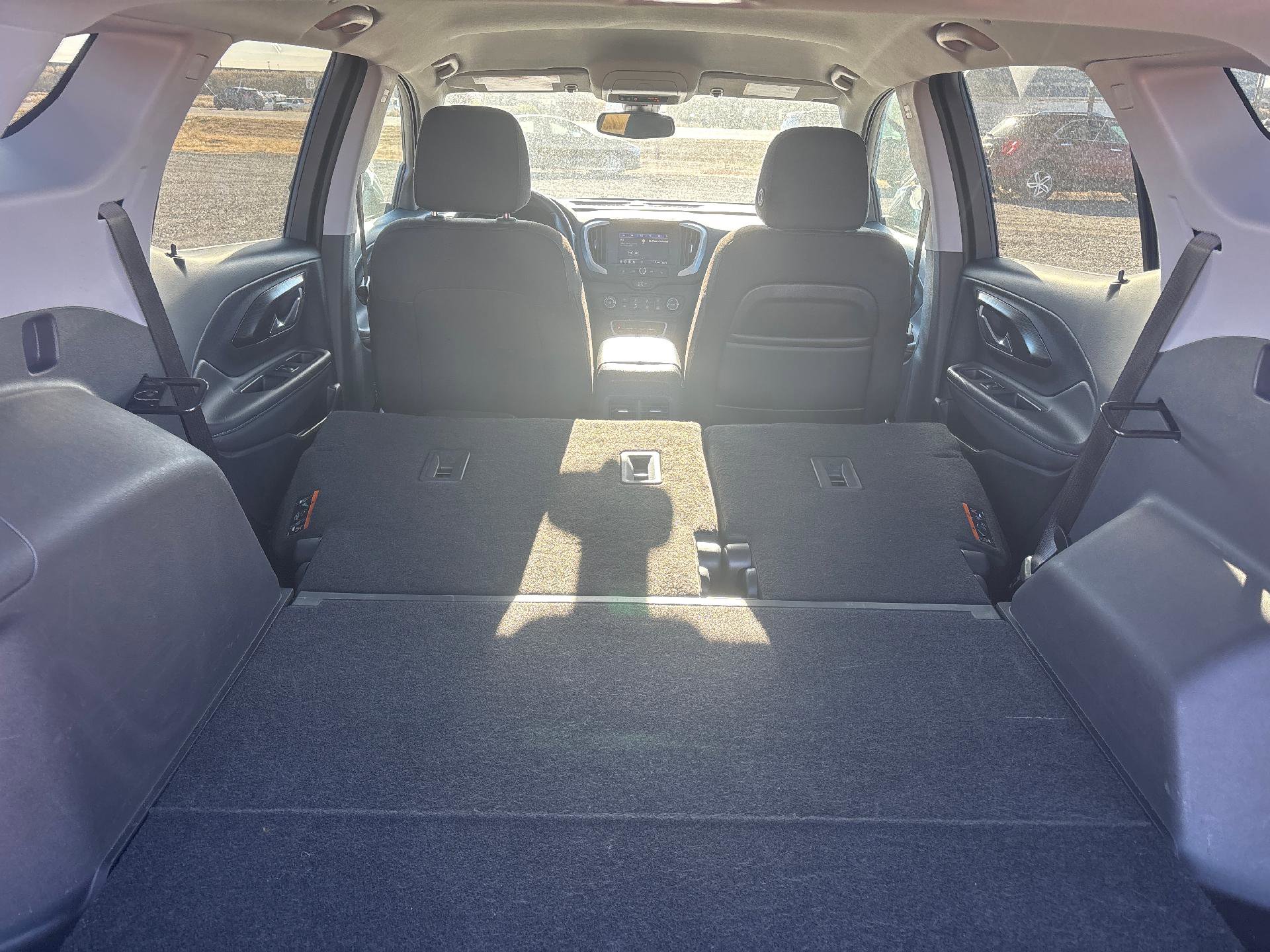 Used 2024 GMC Terrain SLE AWD/4WD image 7