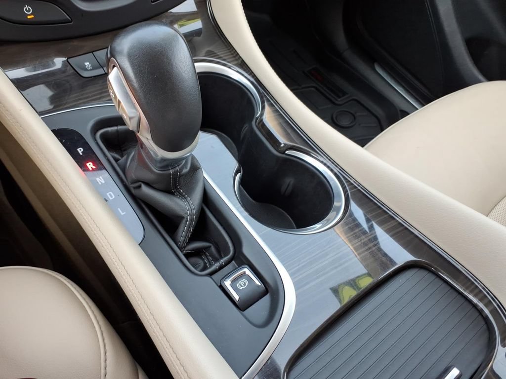Used 2020 Buick Envision Essence w/ Experience Buick Package FWD image 27