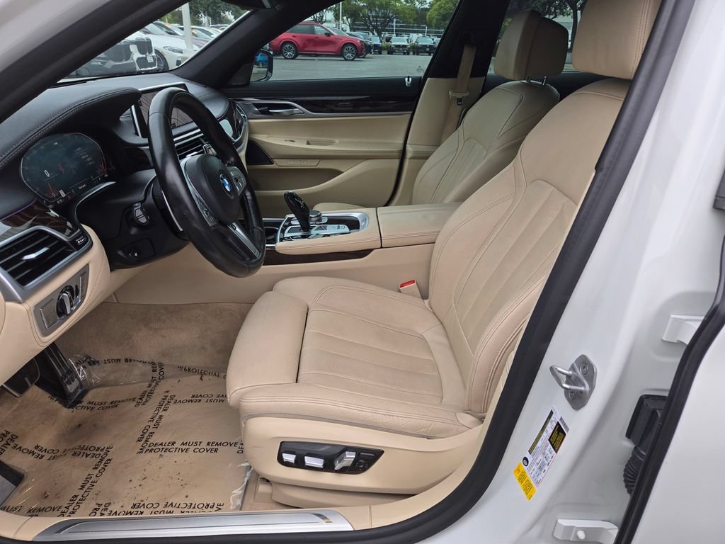 Used 2021 BMW 740i w/ M Sport Package RWD image 20