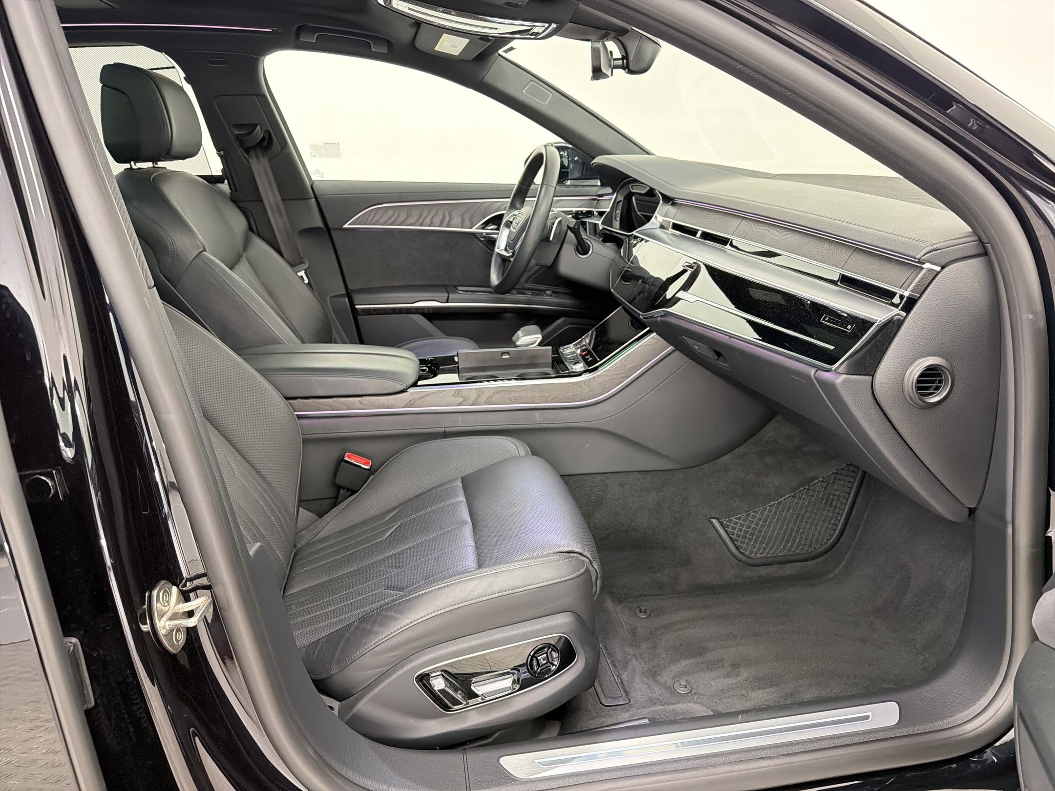 Used 2024 Audi A8 L 3.0T AWD/4WD image 27