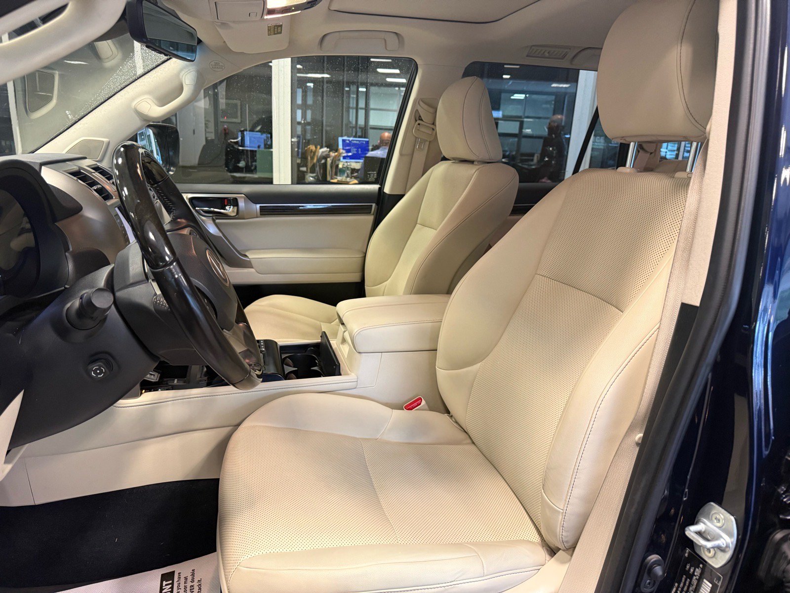 Certified 2020 Lexus GX 460 Premium AWD/4WD image 2