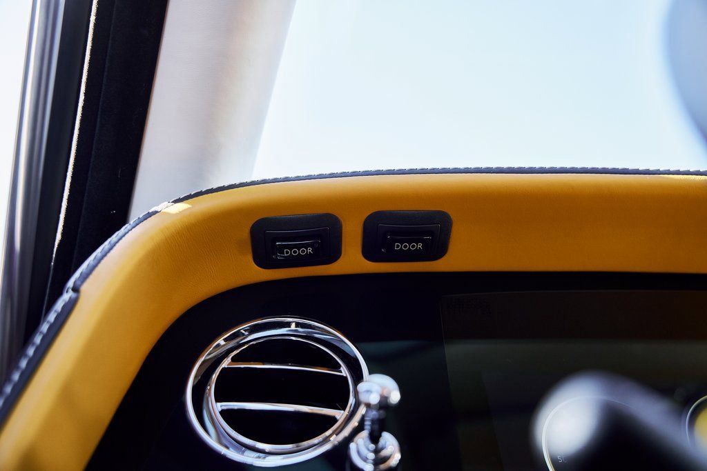 Used 2025 Rolls-Royce Cullinan image 61