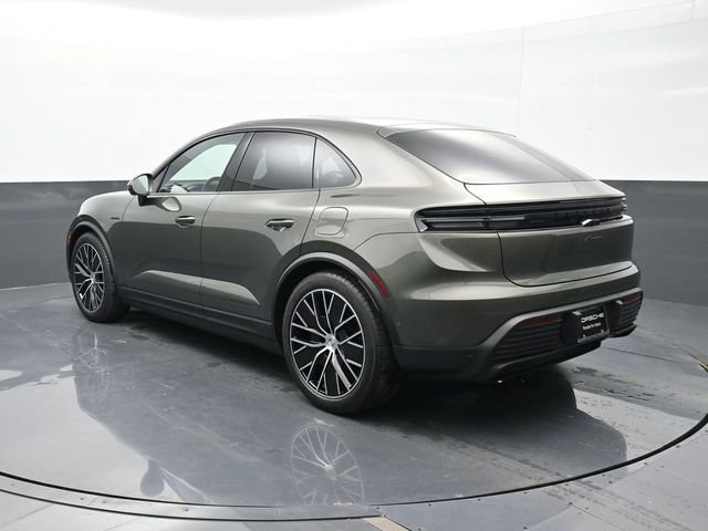 Certified 2025 Porsche Macan Electric RWD image 3