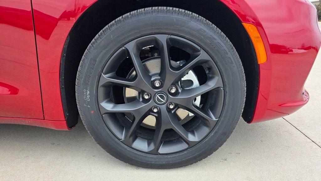 New 2026 Chrysler Pacifica Select w/ S Appearance Package image 11
