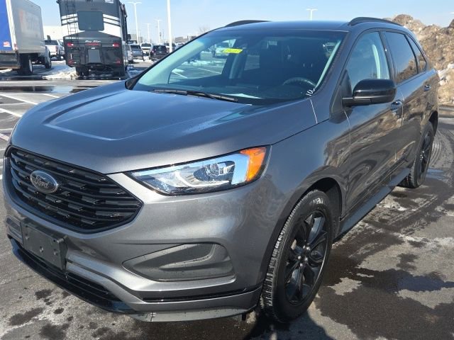 Used 2022 Ford Edge SE w/ Black Appearance Package image 2