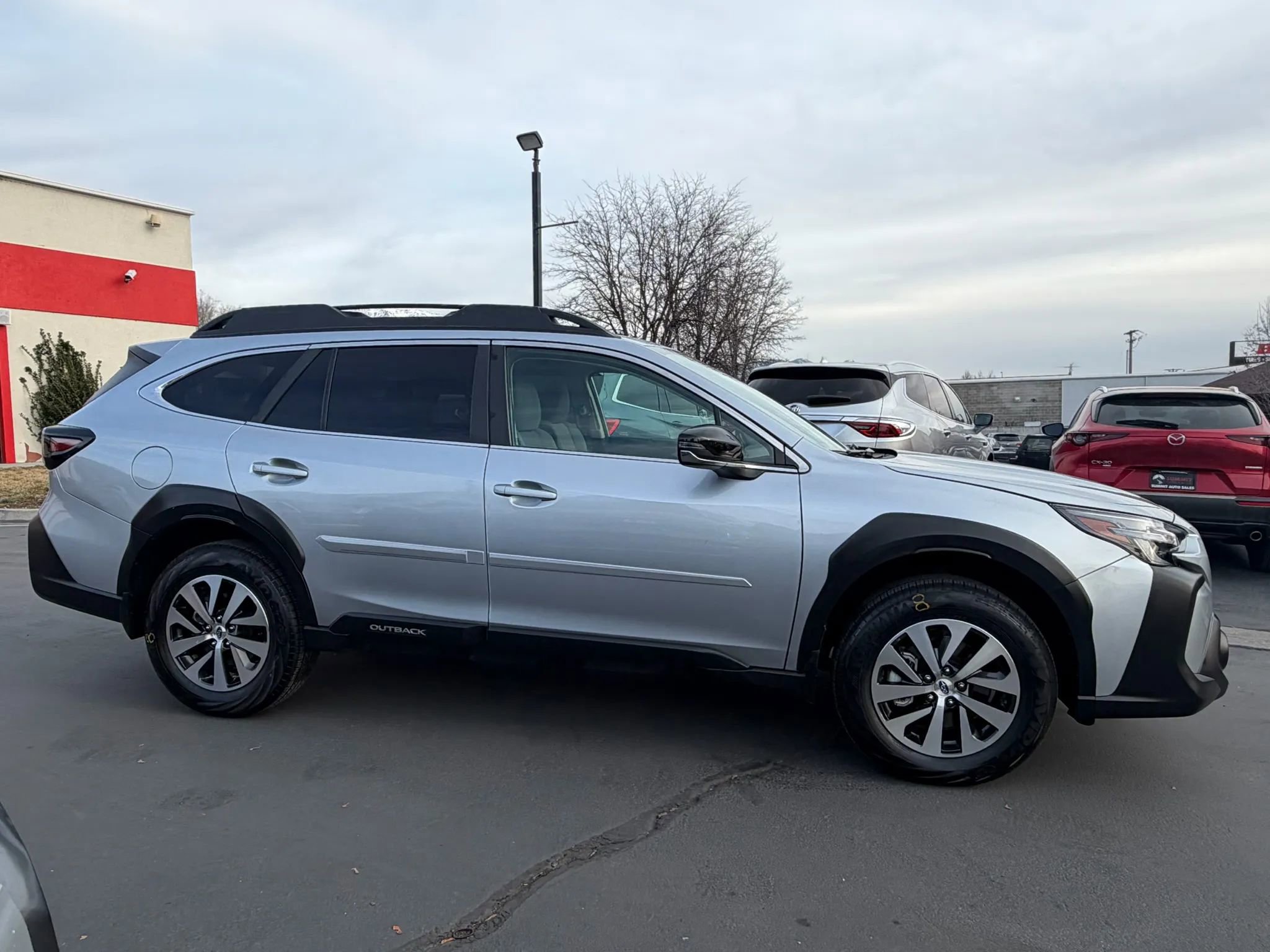Used 2024 Subaru Outback Premium image 3