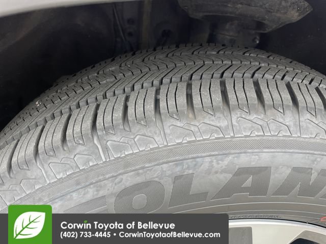 Used 2022 Toyota Highlander XLE AWD/4WD image 42