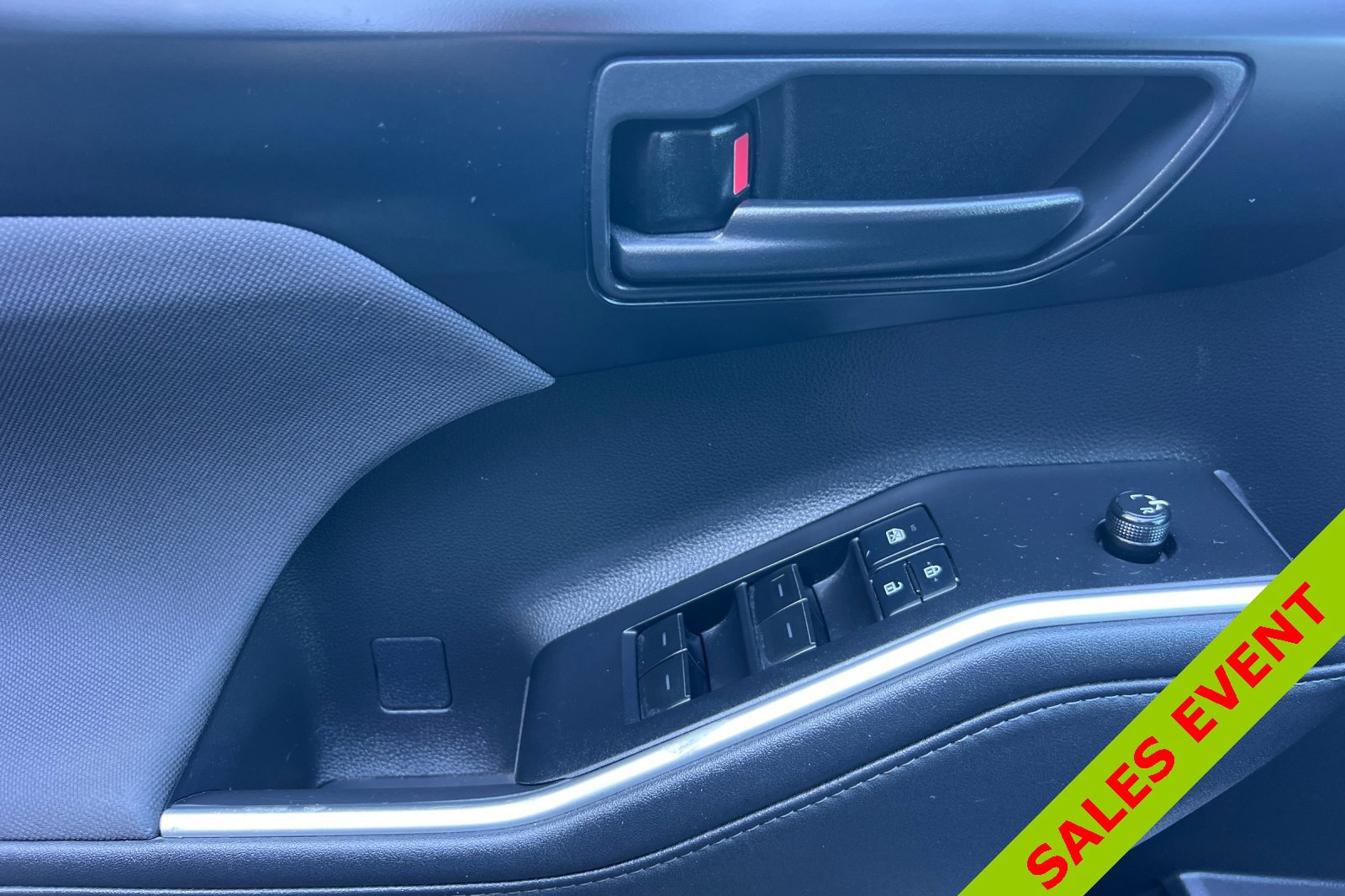 Used 2021 Toyota Highlander LE image 11