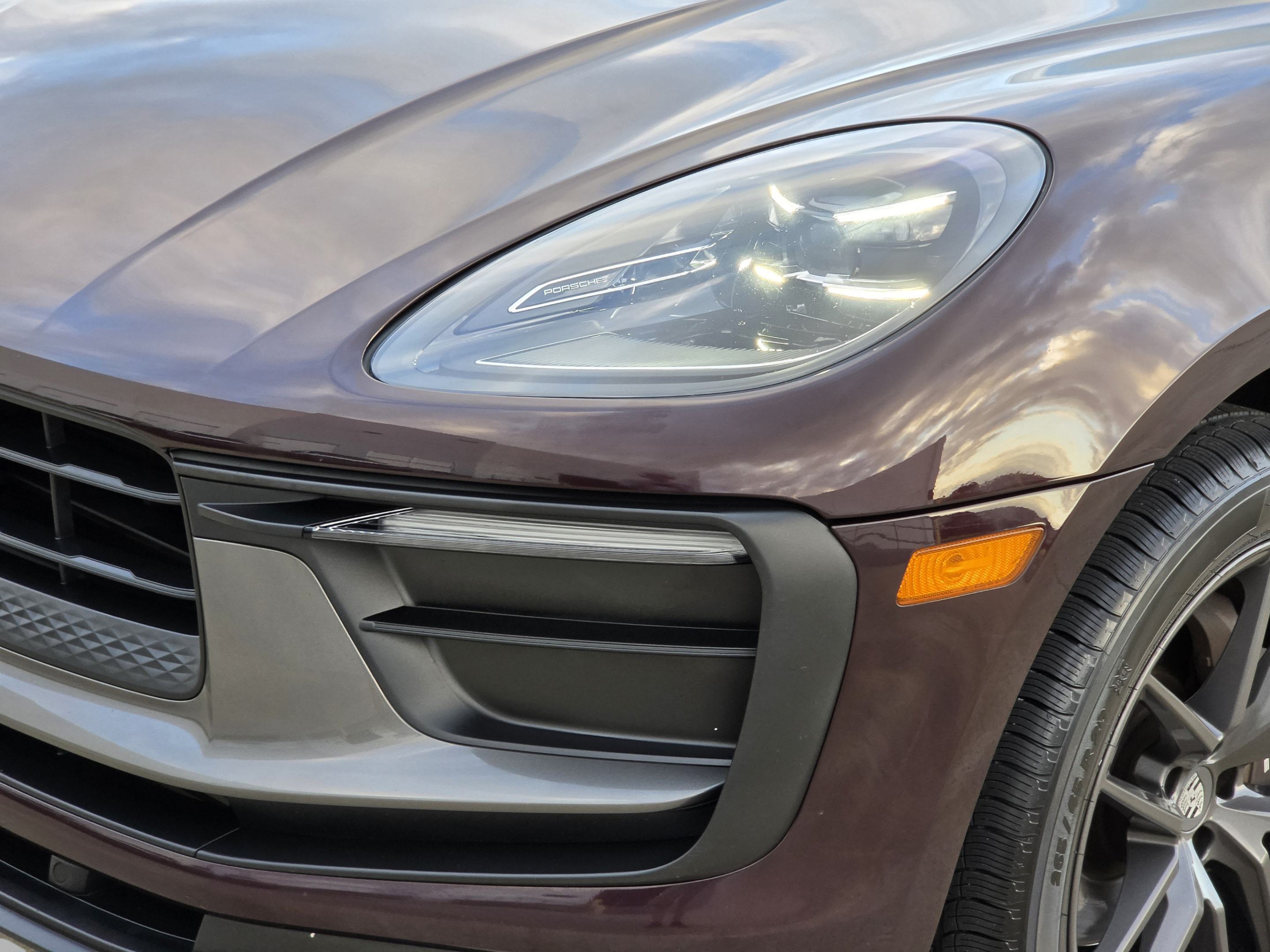 Used 2023 Porsche Macan Turbo AWD/4WD image 30