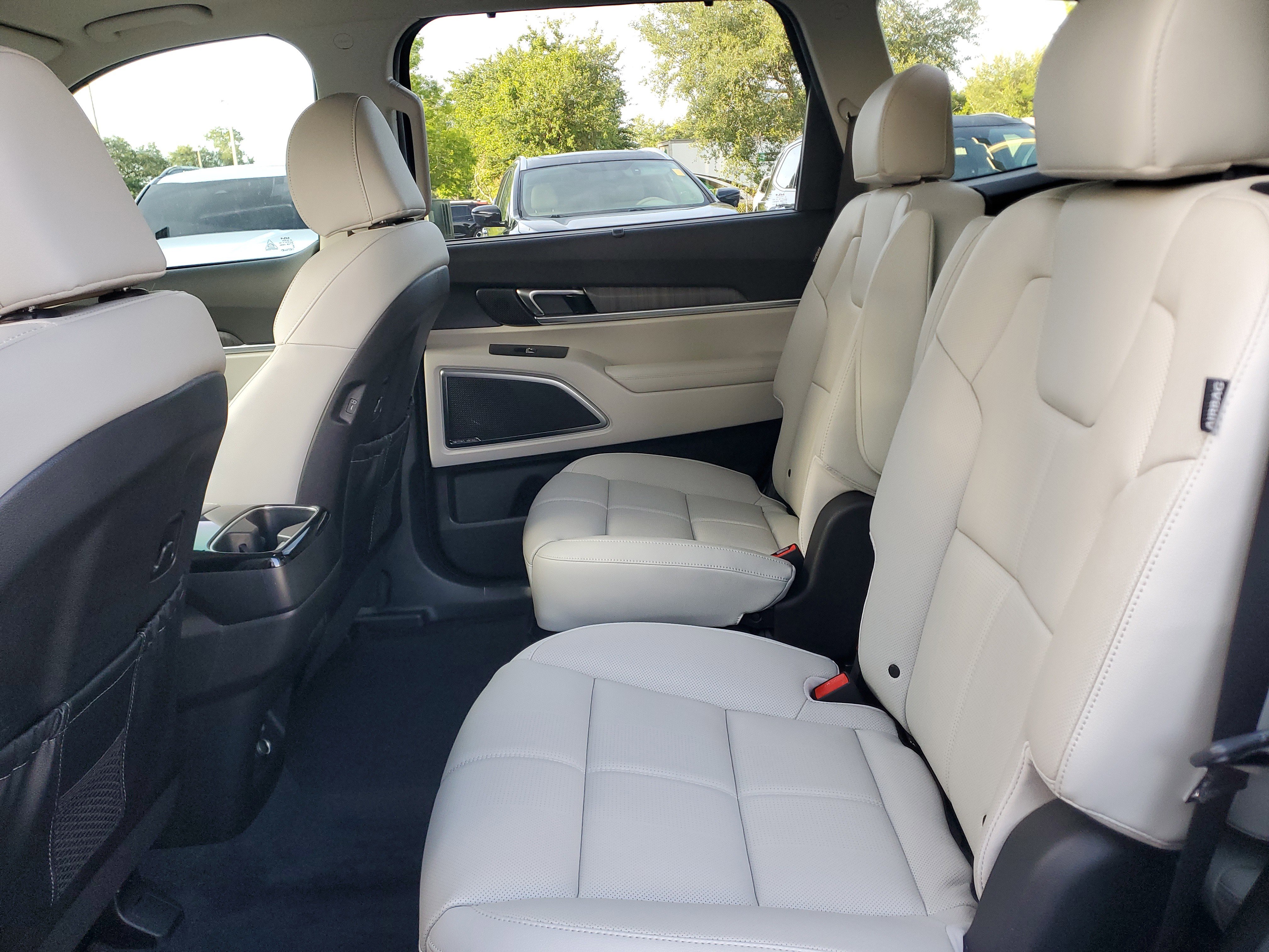 Used 2023 Kia Telluride SX FWD image 9