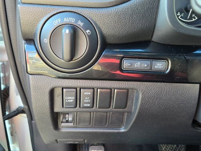 Used 2024 Nissan Titan SV w/ SV Convenience Package AWD/4WD image 27