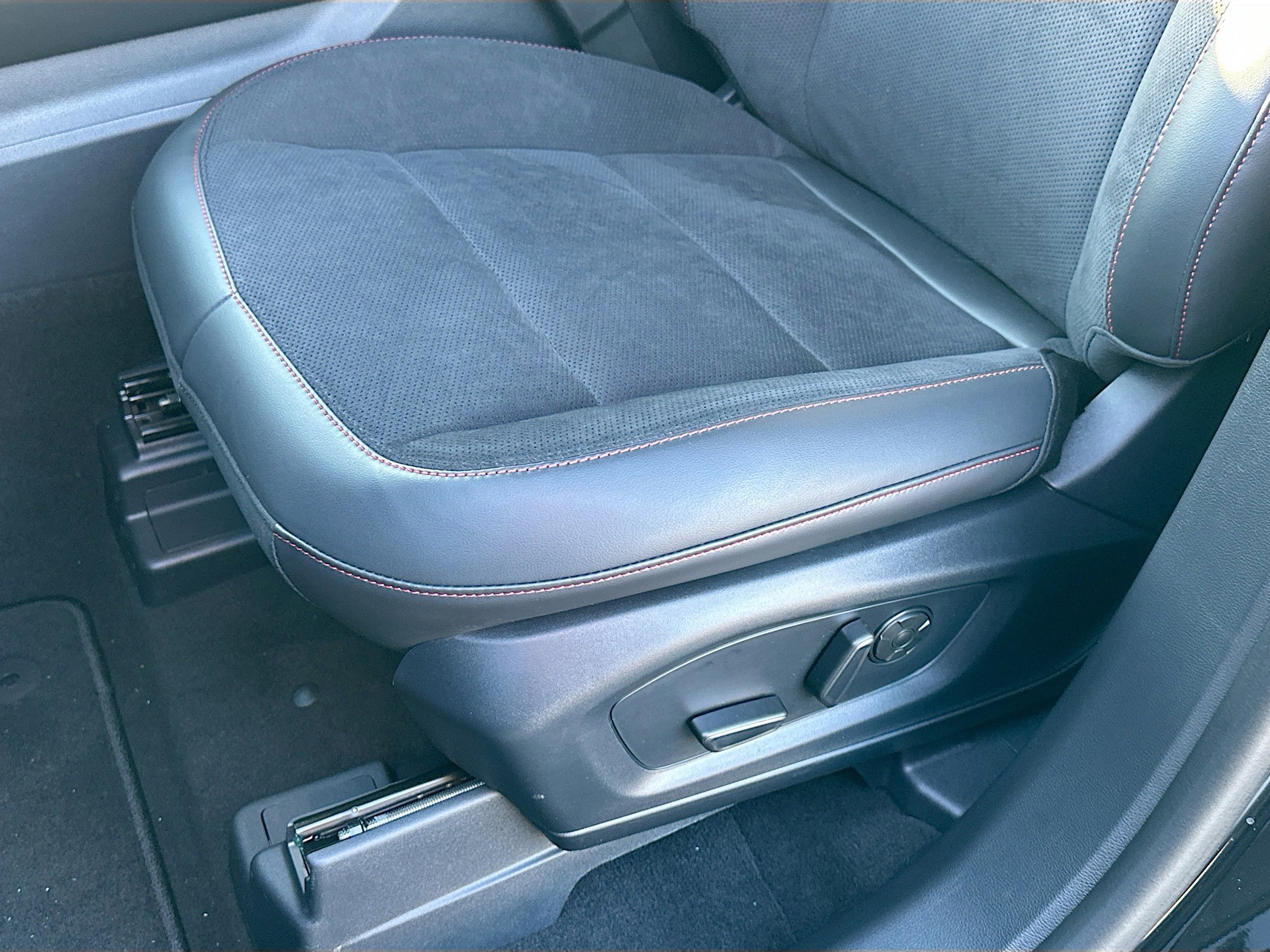 New 2026 Ford Explorer ST w/ Sun And Sound Package image 14