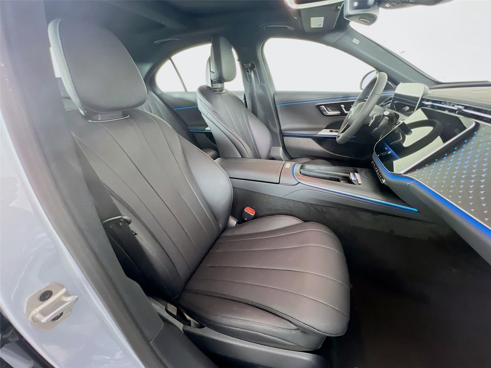 New 2026 Mercedes-Benz E 350 4MATIC Sedan image 28