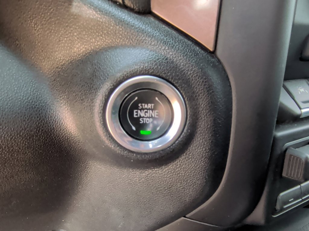 Used 2019 Chevrolet Silverado 1500 High Country w/ Technology Package AWD/4WD image 26
