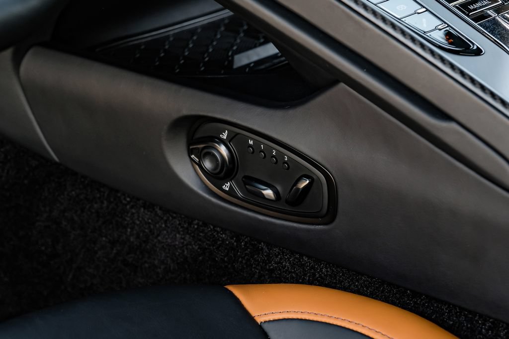 Used 2024 Aston Martin DB12 Coupe RWD image 22