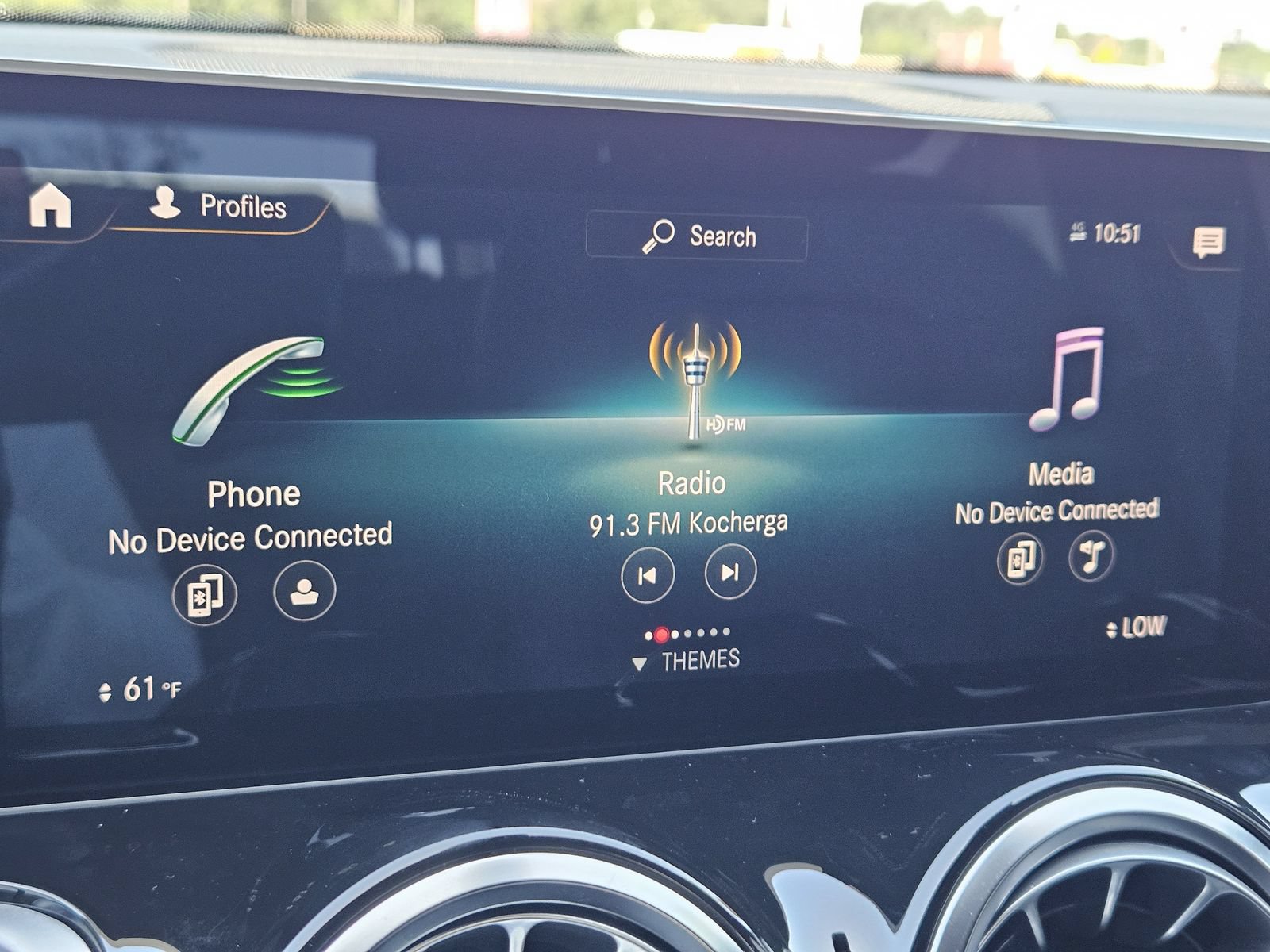 Used 2021 Mercedes-Benz GLB 250 w/ Premium Package image 20