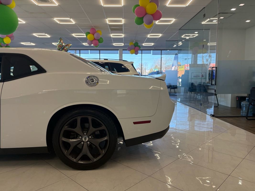 Used 2019 Dodge Challenger R/T image 7