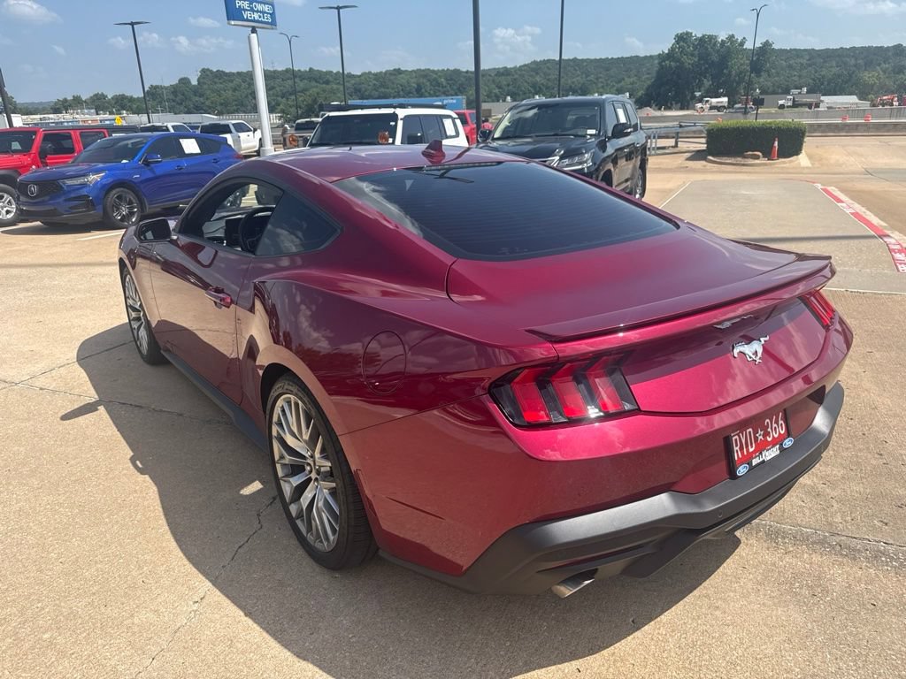 Used 2025 Ford Mustang Premium RWD image 5