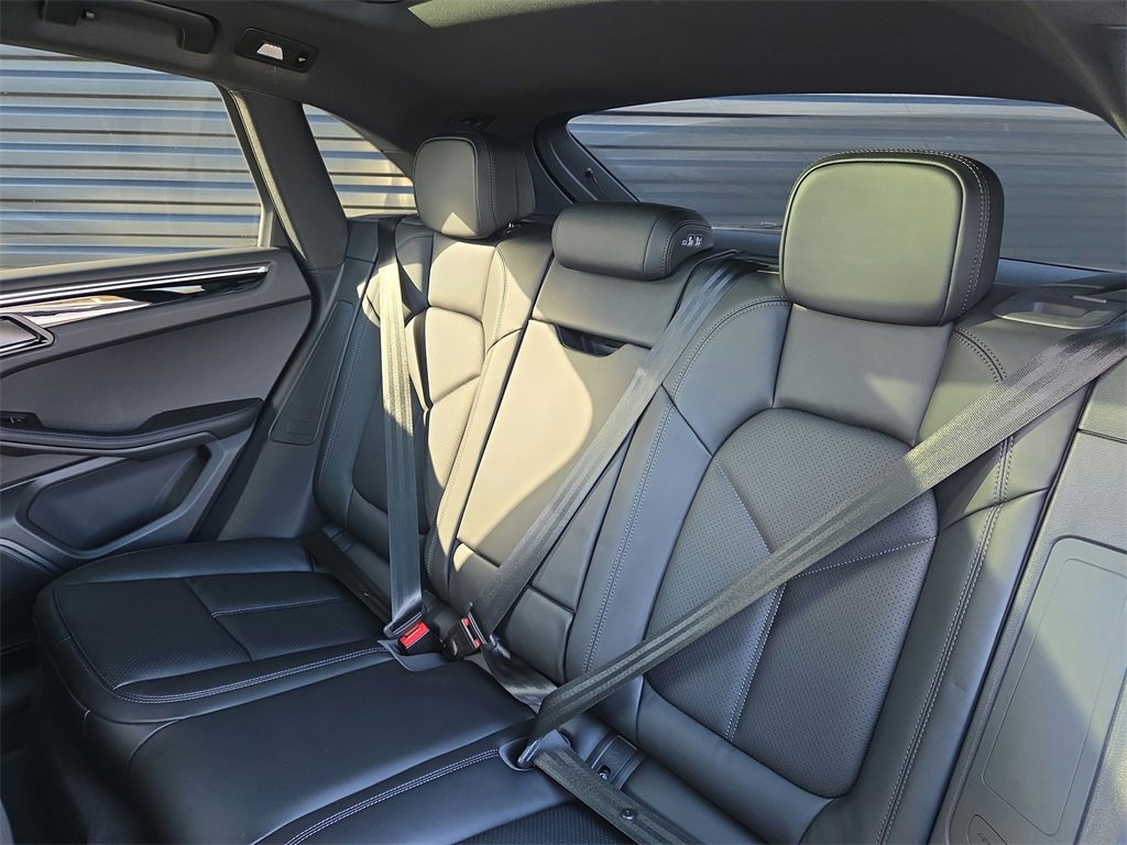 New 2026 Porsche Macan image 16