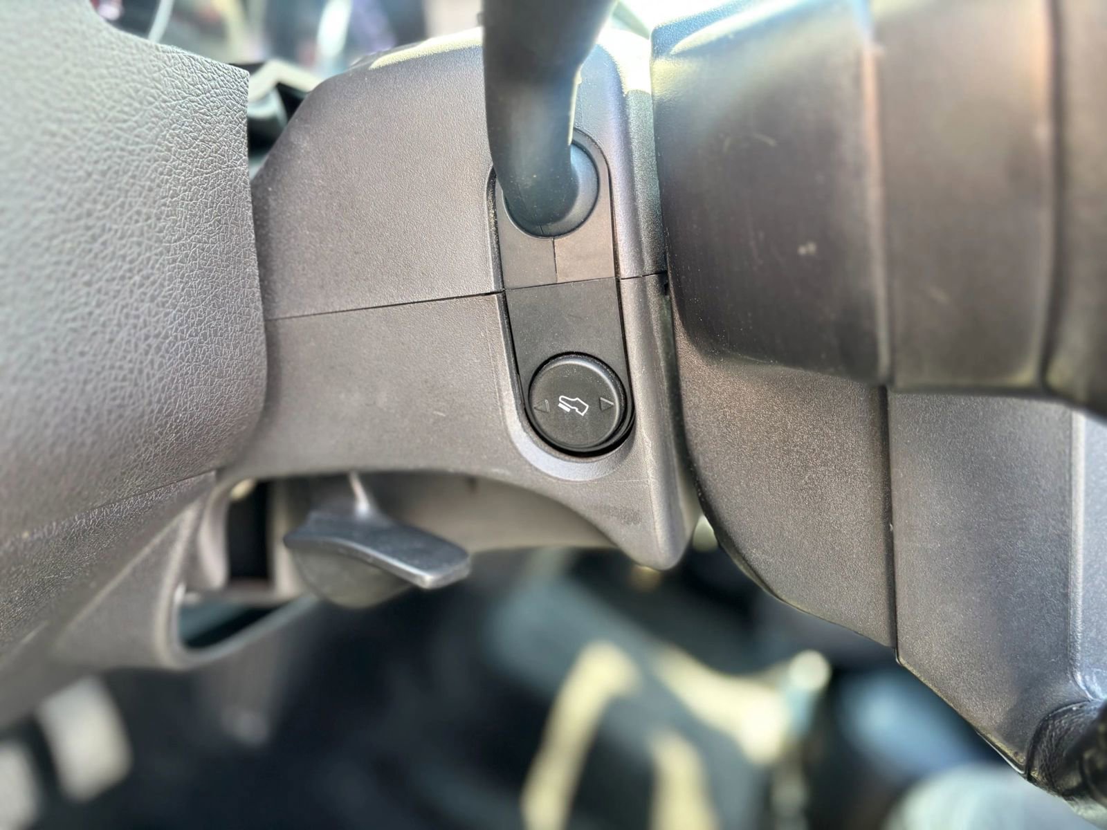 Used 2012 Ford F250 Lariat w/ Chrome Pkg image 24