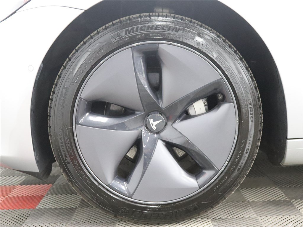Used 2018 Tesla Model 3 Long Range RWD image 37