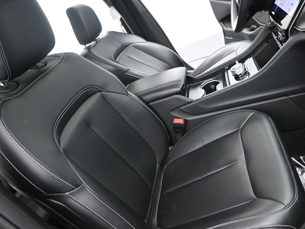 Used 2024 Jeep Grand Cherokee Limited w/ Trailer Tow Package image 11