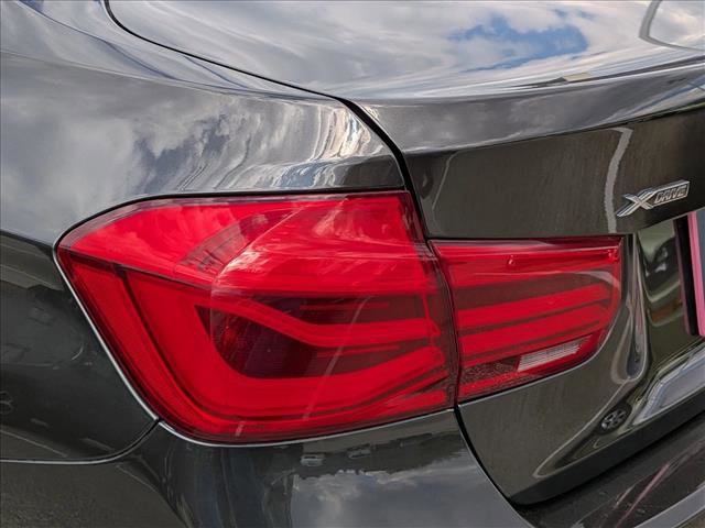 Used 2017 BMW 330i xDrive Sedan AWD/4WD image 13