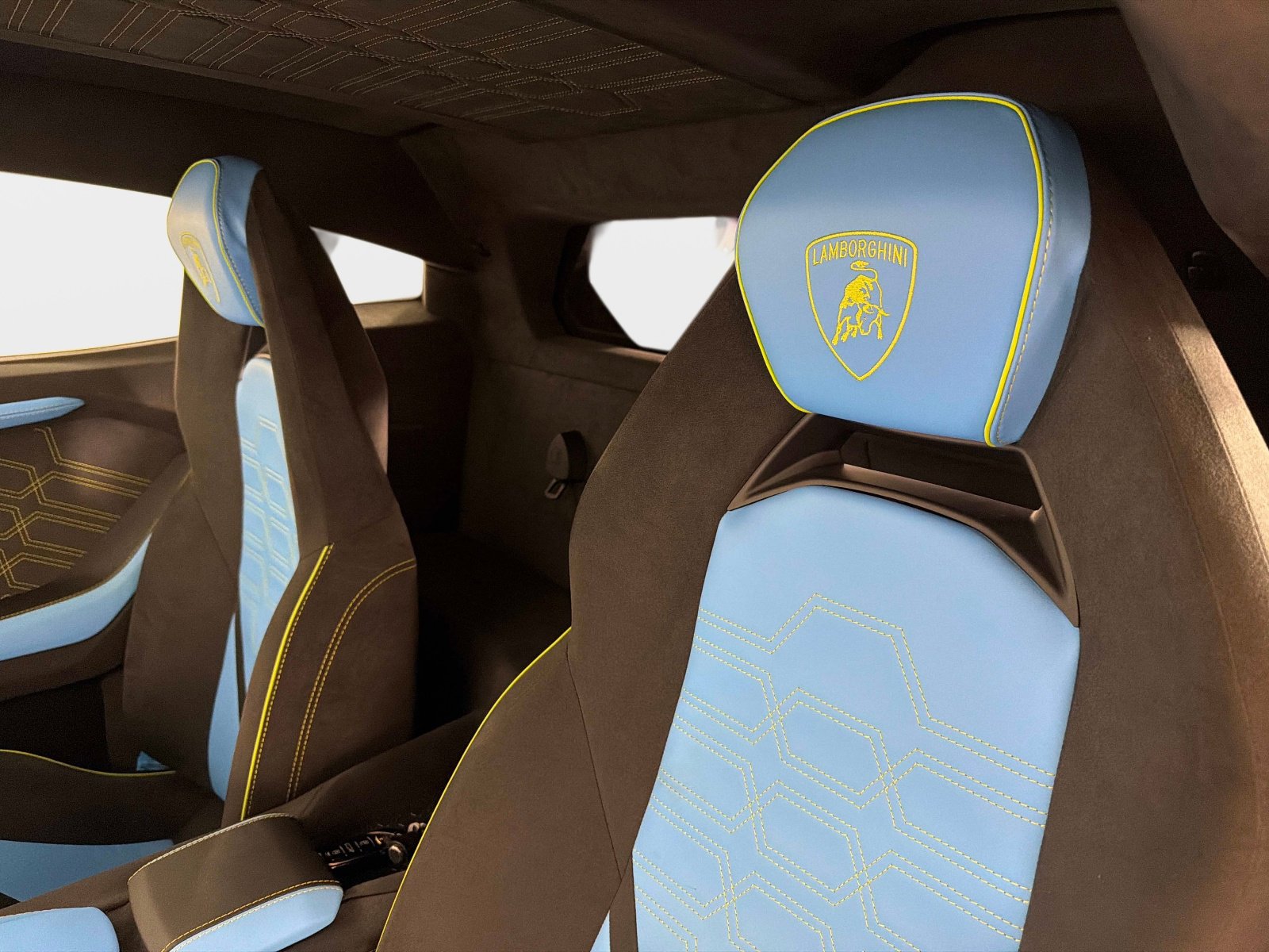 Used 2025 Lamborghini Revuelto image 33