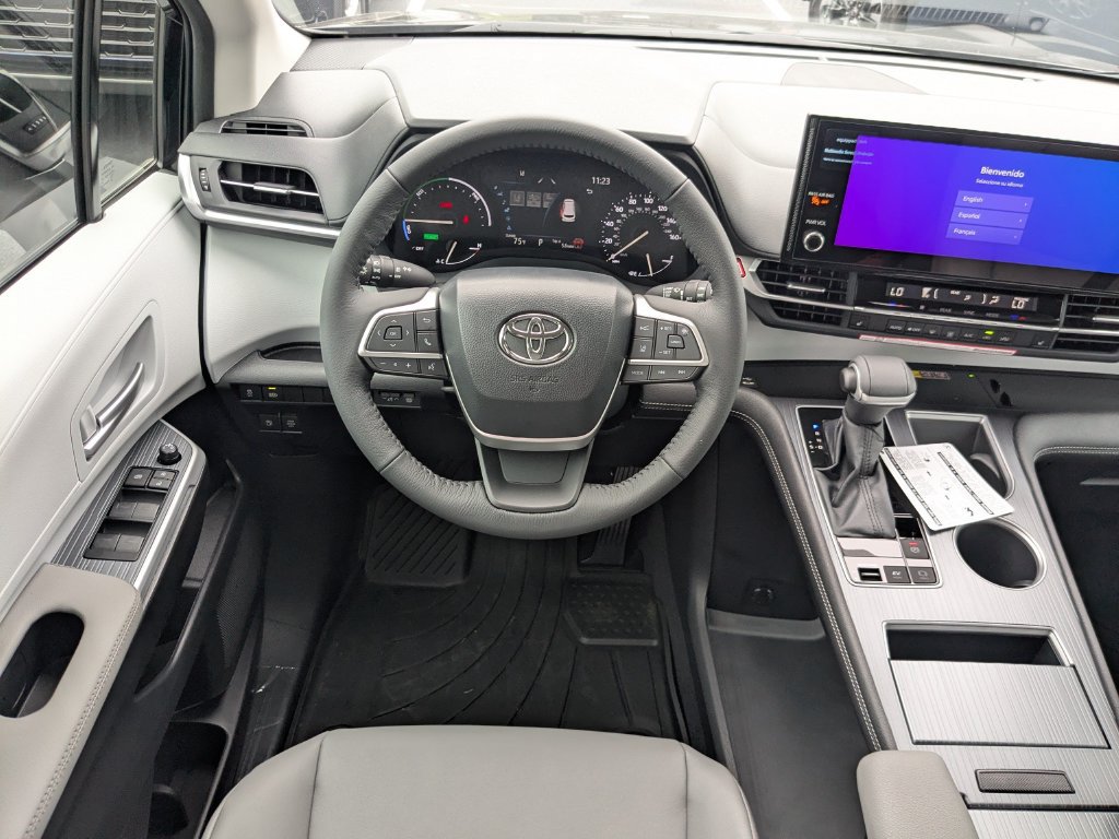 New 2026 Toyota Sienna XLE FWD image 14