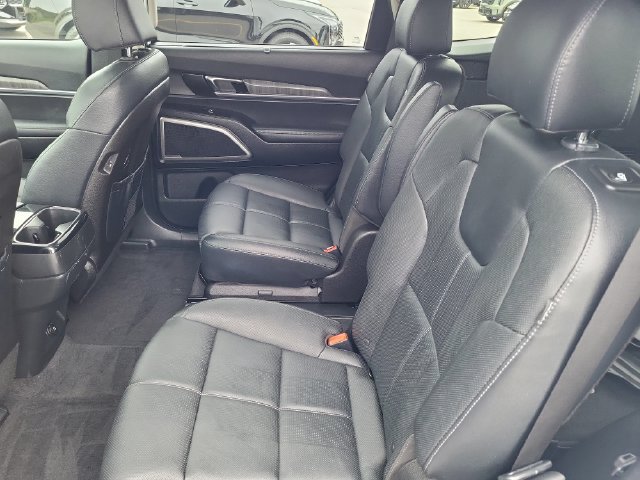 Certified 2023 Kia Telluride EX w/ EX Captain's Chair Package FWD image 15