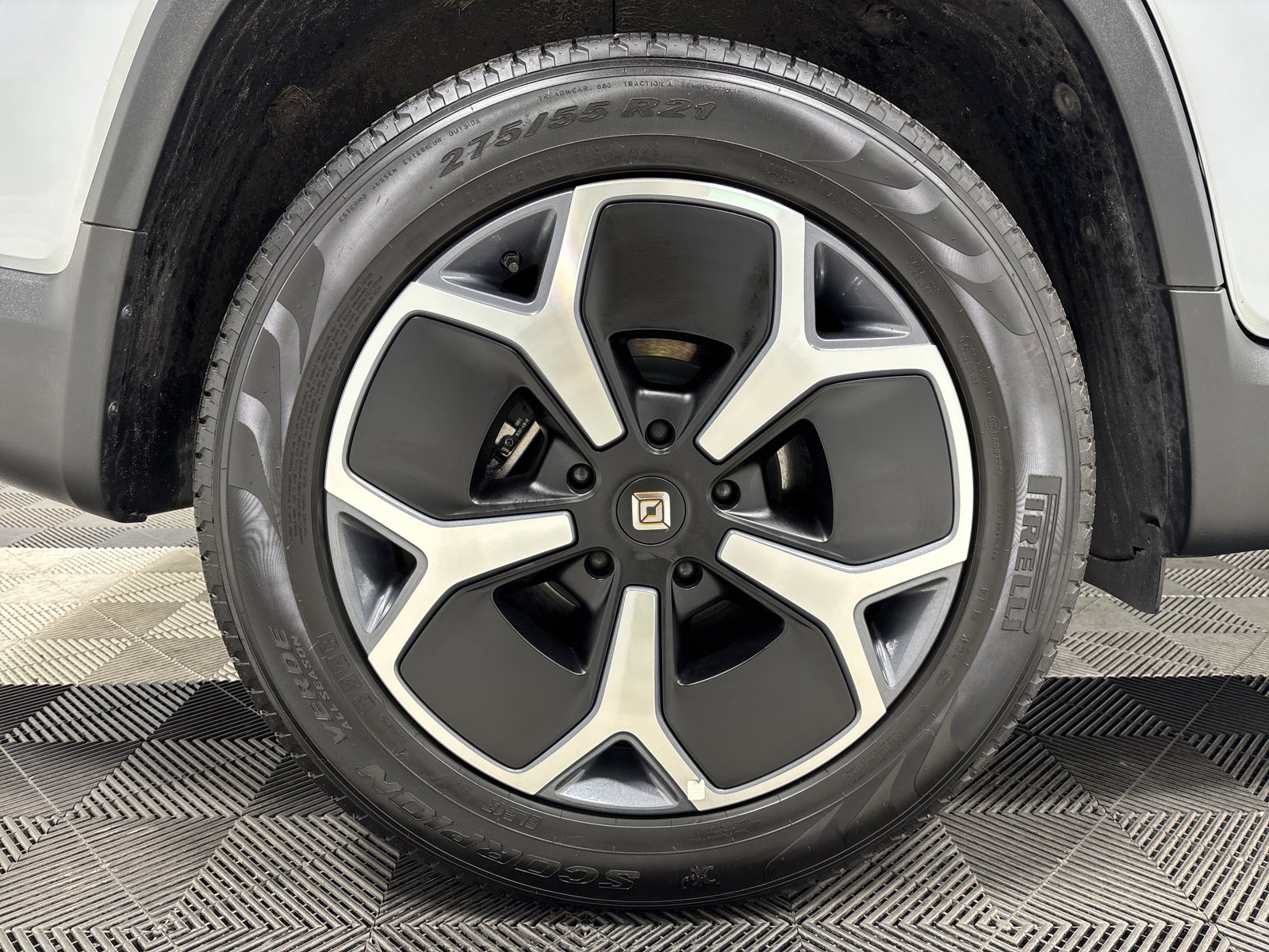 Used 2024 Rivian R1T Adventure AWD/4WD image 12