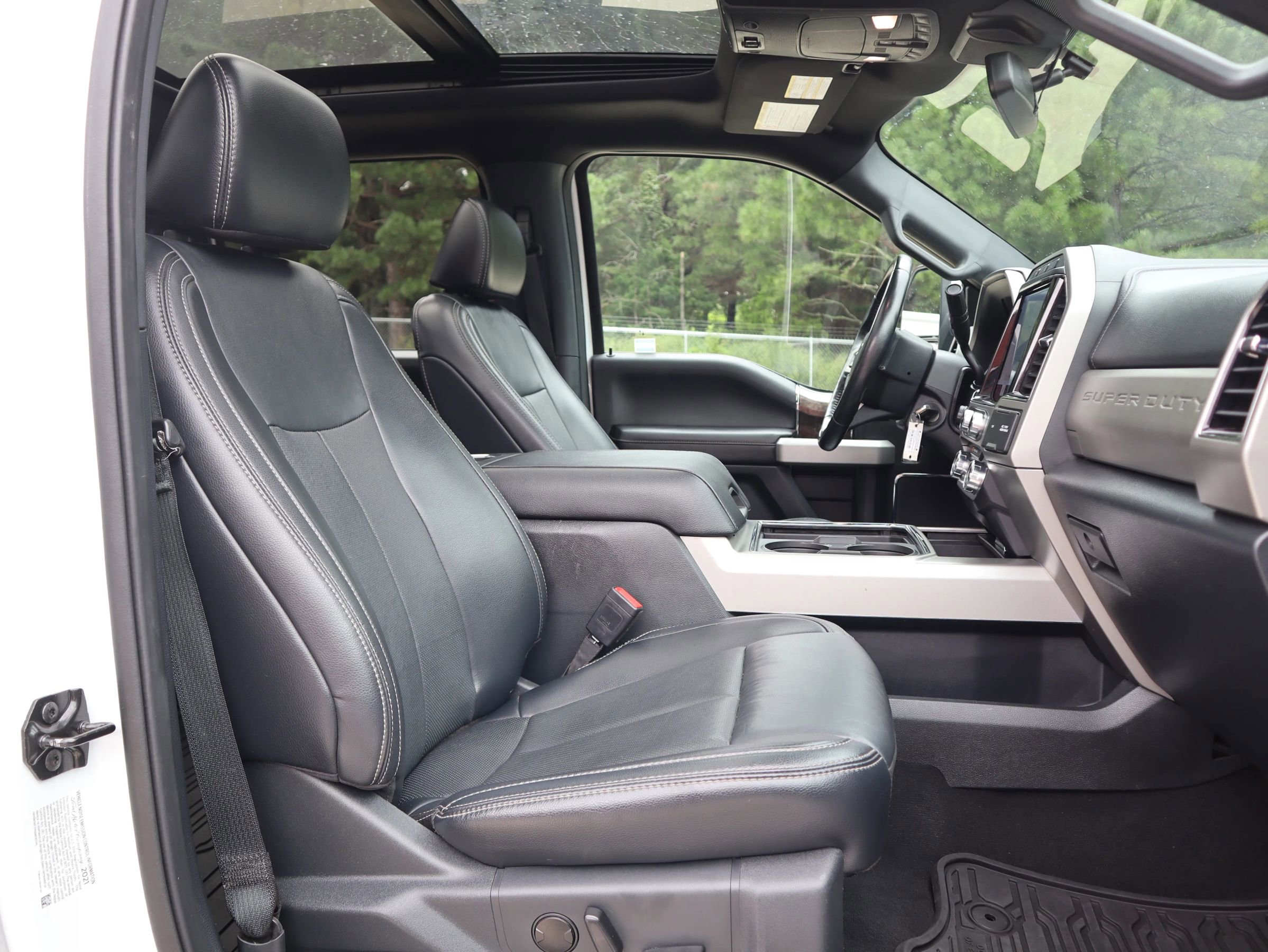 Used 2022 Ford F350 Lariat w/ Tremor Off-Road Package image 31