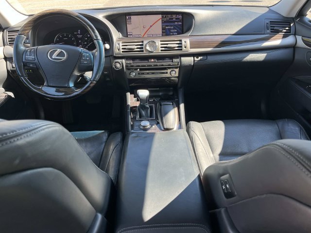 Used 2014 Lexus LS 460 w/ Comfort Package RWD image 12