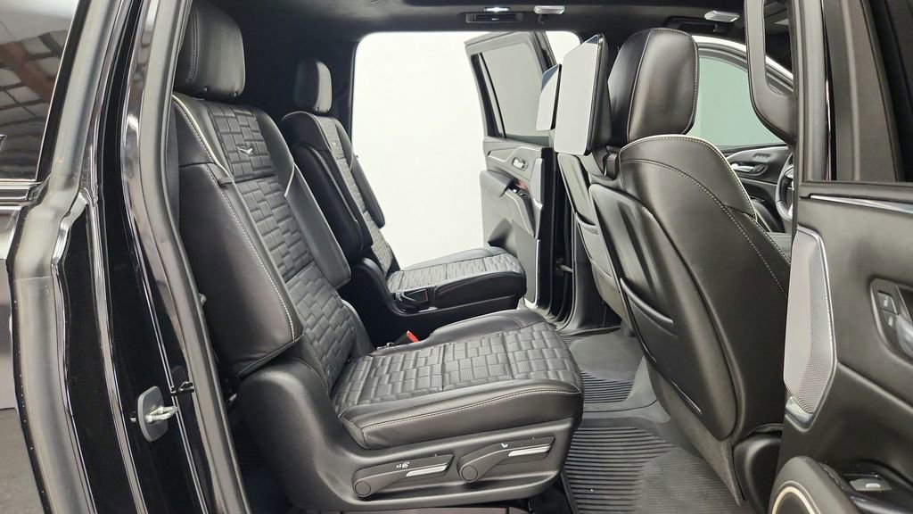 Used 2023 Cadillac Escalade ESV V w/ Heavy-Duty Trailer Package image 43