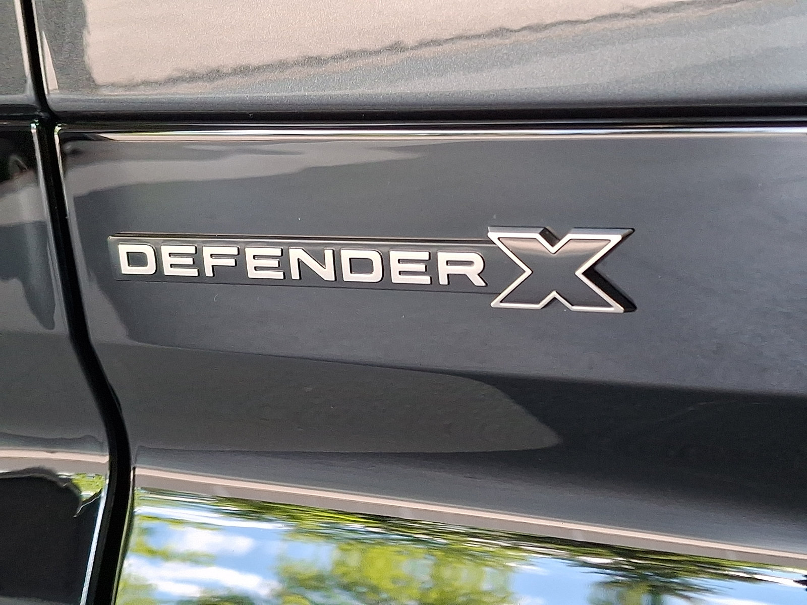 Certified 2025 Land Rover Defender 110 X AWD/4WD image 28