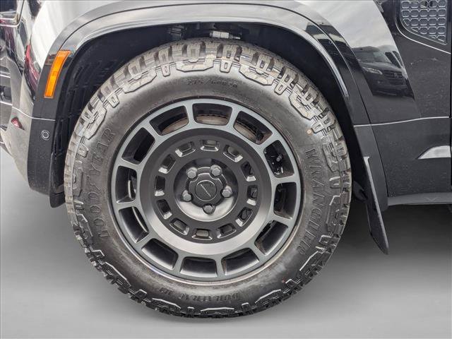 New 2026 Land Rover Defender 110 OCTA AWD/4WD image 10
