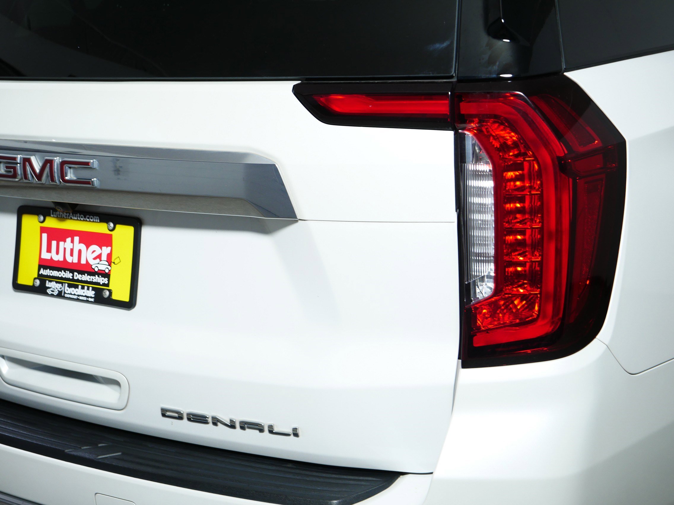 Used 2022 GMC Yukon Denali AWD/4WD image 17
