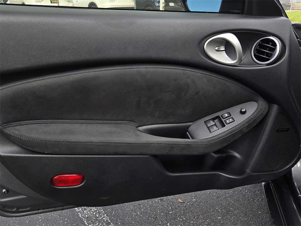 Used 2020 Nissan 370Z Touring Sport image 14