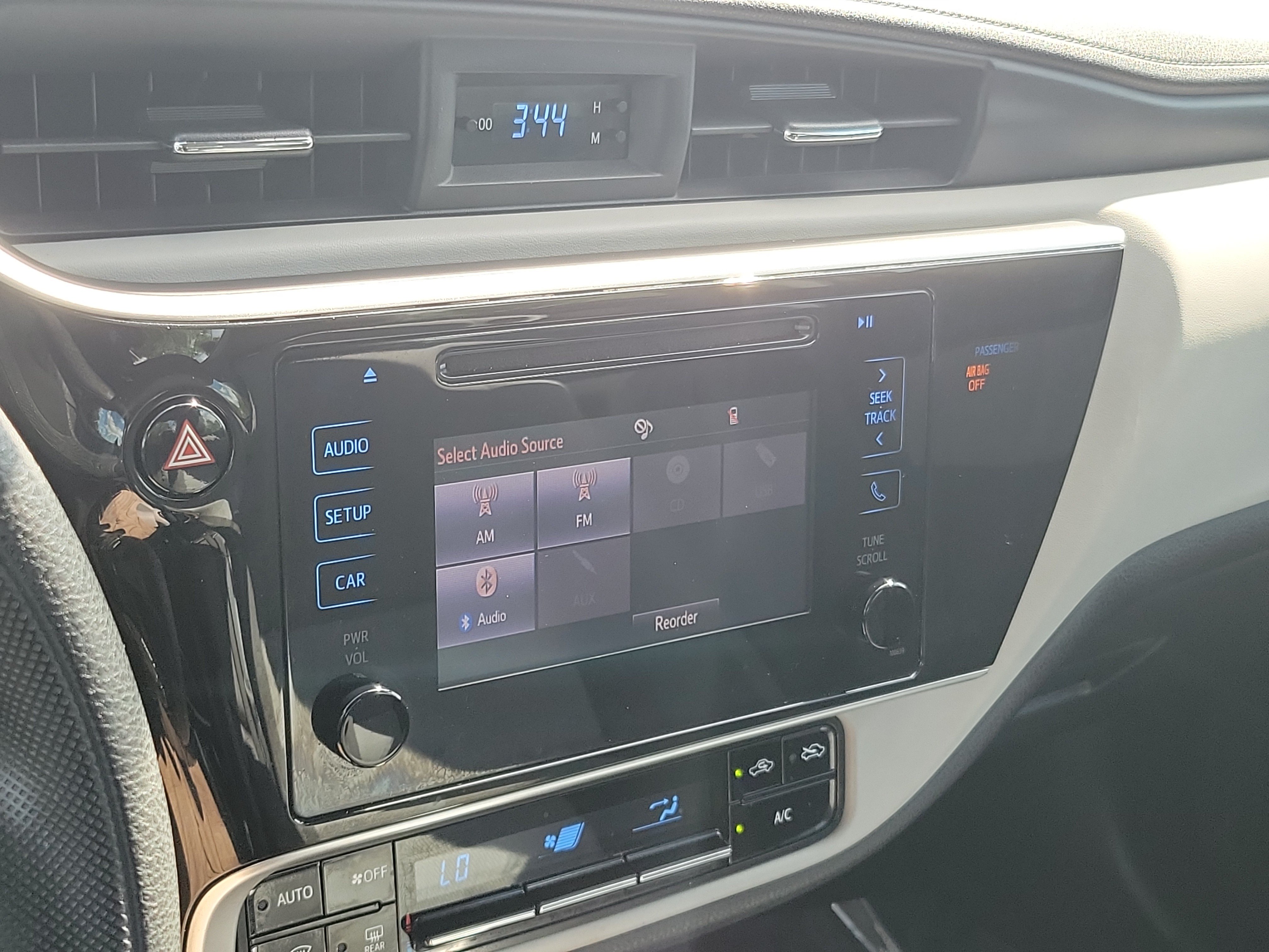 Certified 2018 Toyota Corolla LE FWD image 27