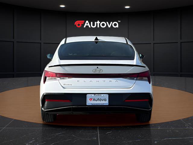 Used 2025 Hyundai Elantra Sport FWD image 4