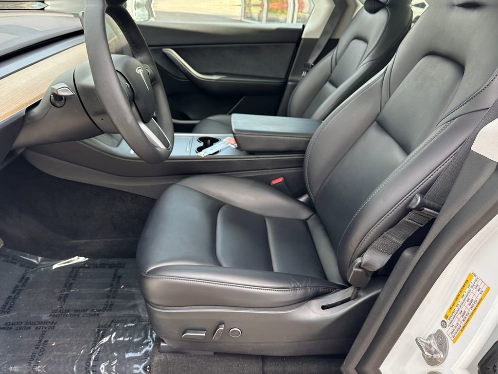 Used 2022 Tesla Model Y Long Range AWD/4WD image 9