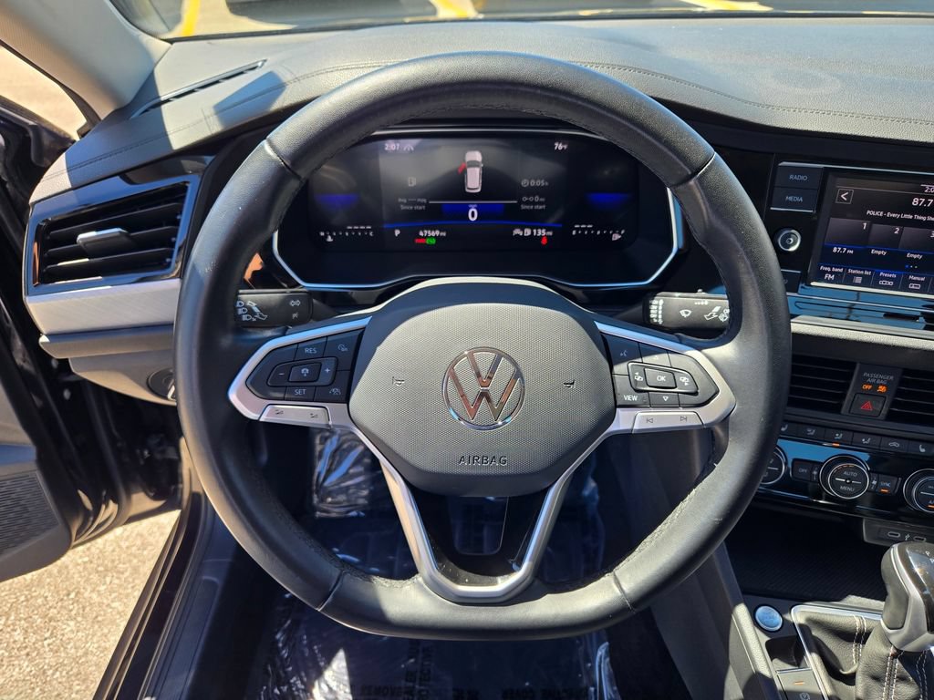 Used 2024 Volkswagen Jetta SE FWD image 36