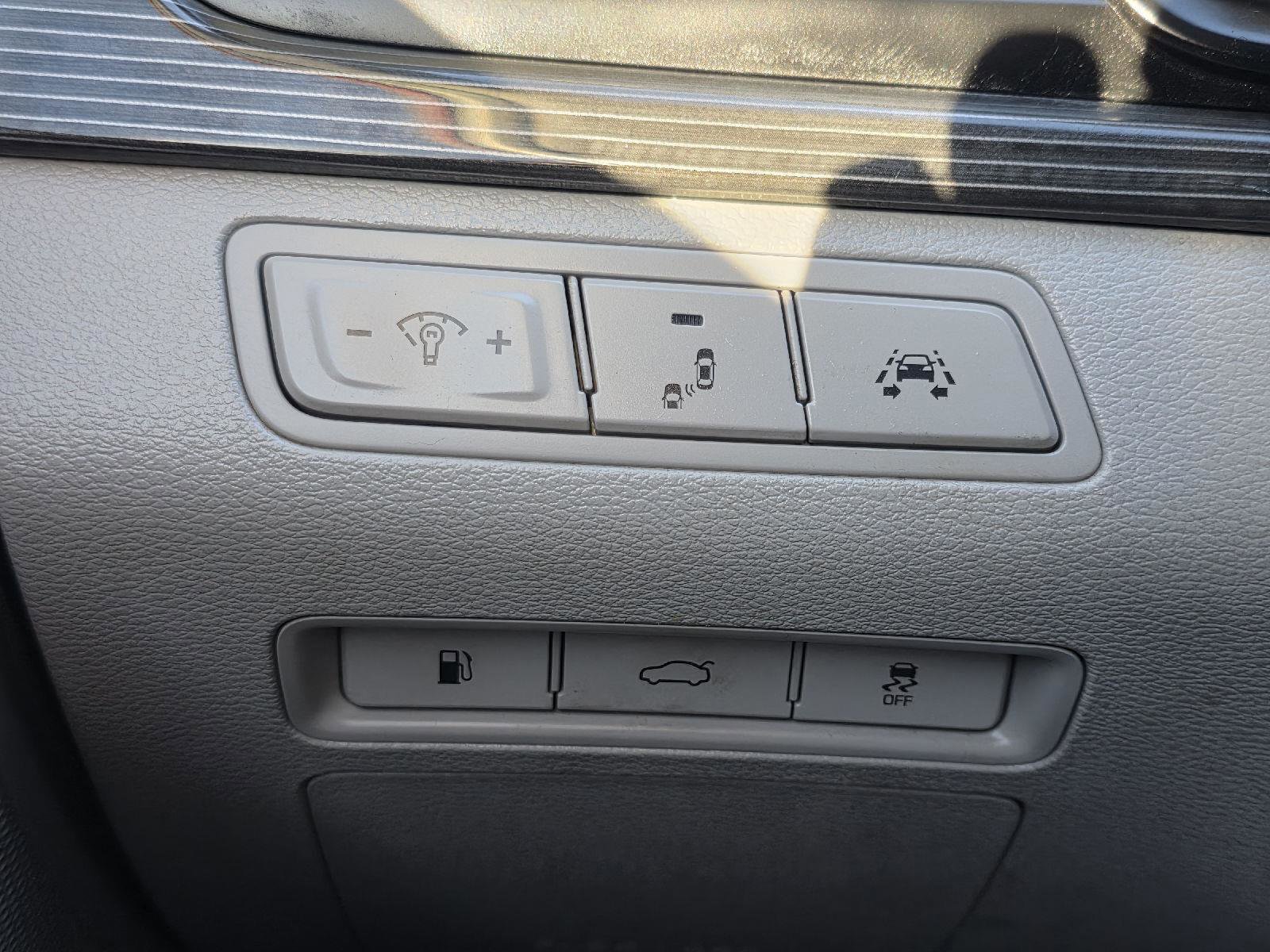 Used 2019 Hyundai Sonata Limited image 11